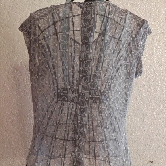Banana Republic Gray Print Scoop Neck Blouse M - Picture 3 of 3